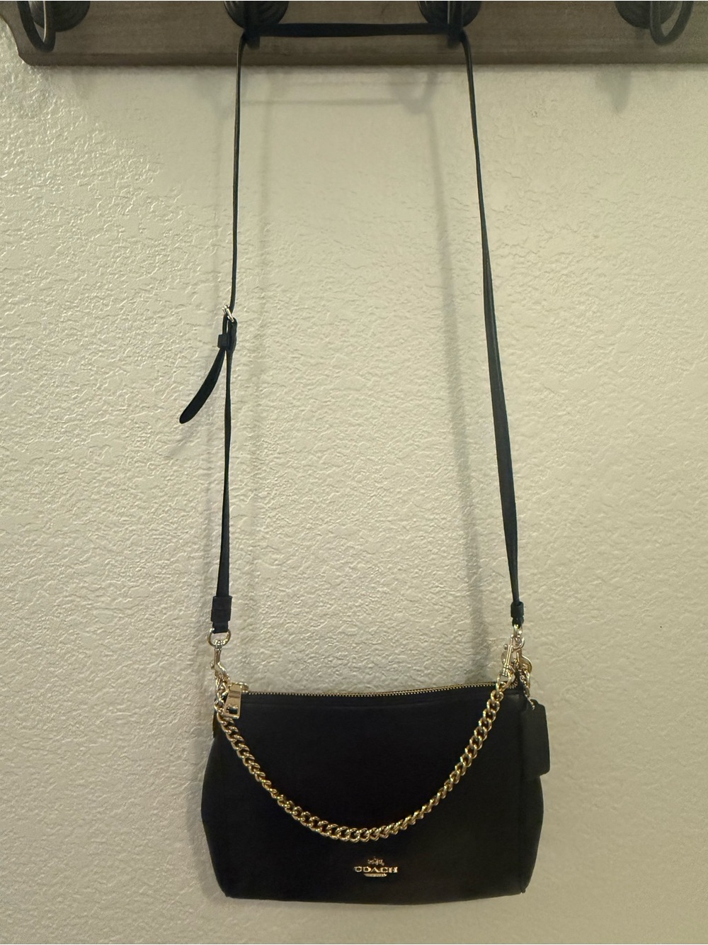 Vintage Coach Black Pebbled Leather Chain Crossbody Shoulder Bag Gold Hardware